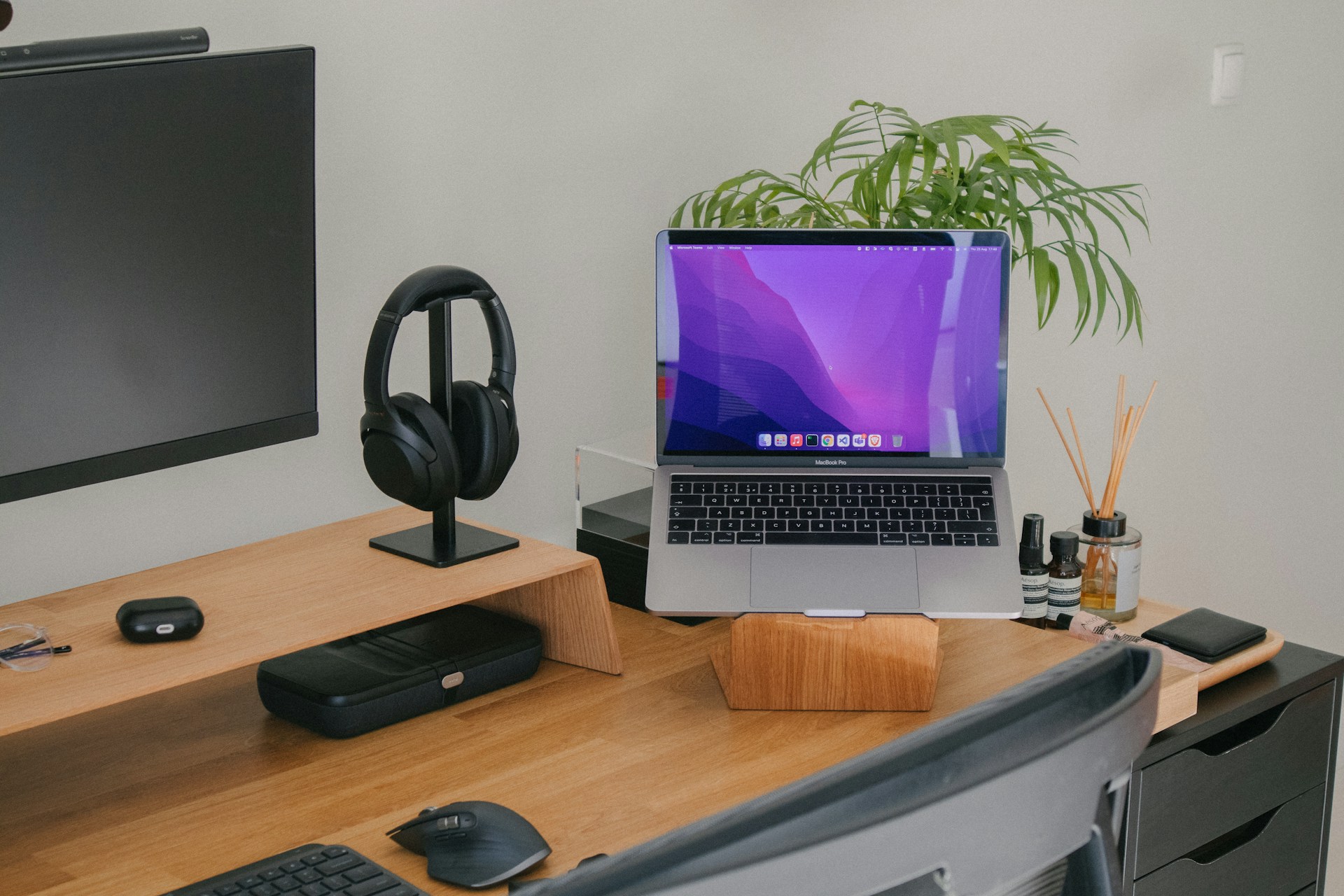 Desk accessories